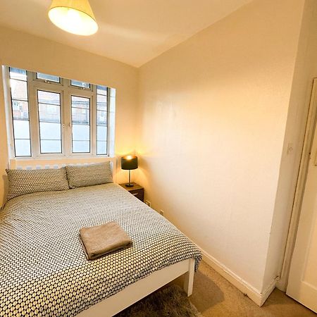 2 Bed Flat - Short Walk From Brent Cross Station Apartment Hendon Exterior photo